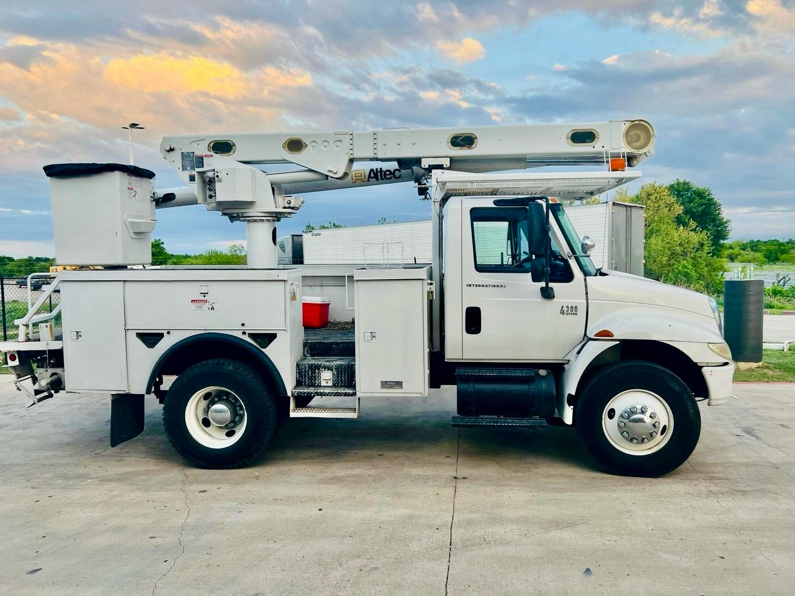 Used Bucket Trucks for sale in Texas Boom & Bucket