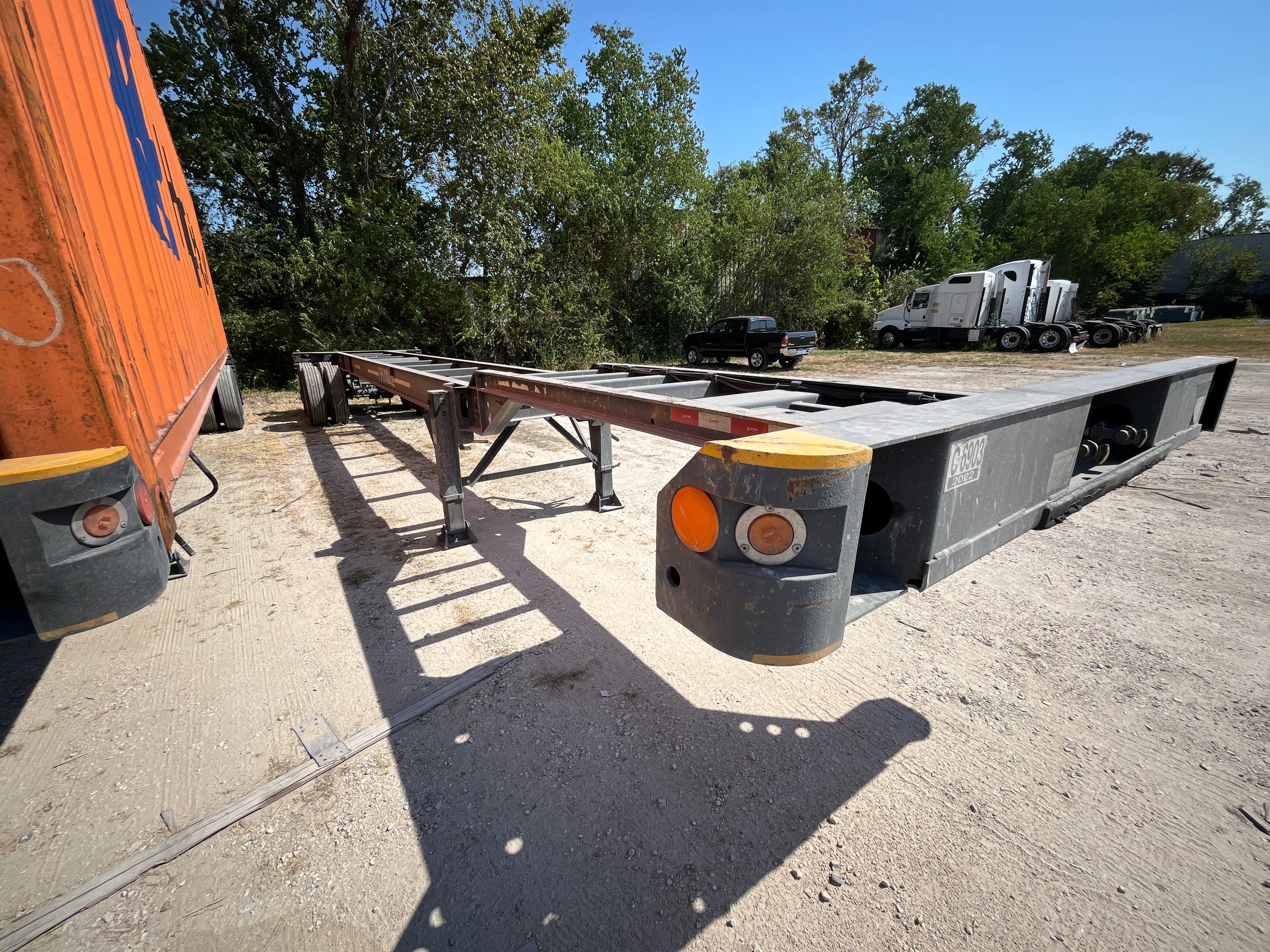 Used Heavy Equipment for sale chassis Boom & Bucket