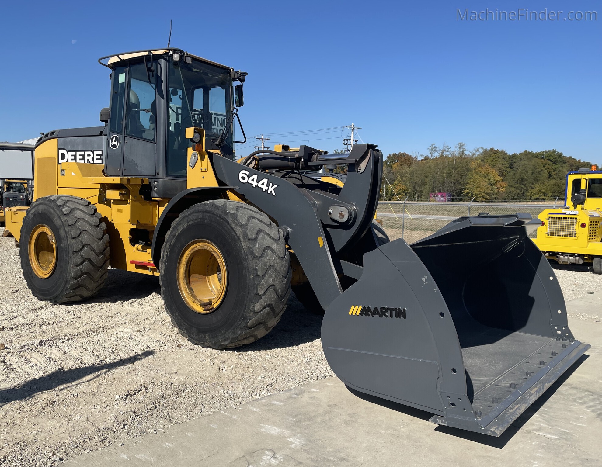 ブルドッグ 644 X-Tier Mid-Size Wheel Loader - John Deere - United Ag & Turf