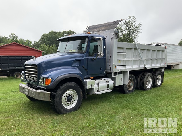 年末のプロモーション大特価！ Used 2003 sale for #A0381535 truck Dump CV713 Mack パーツ