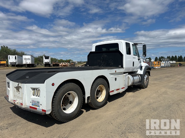 洋書 INTERNATIONAL TRUCKS Yellow 26ft Box Truck | 2017 International 4300 Dry Van w