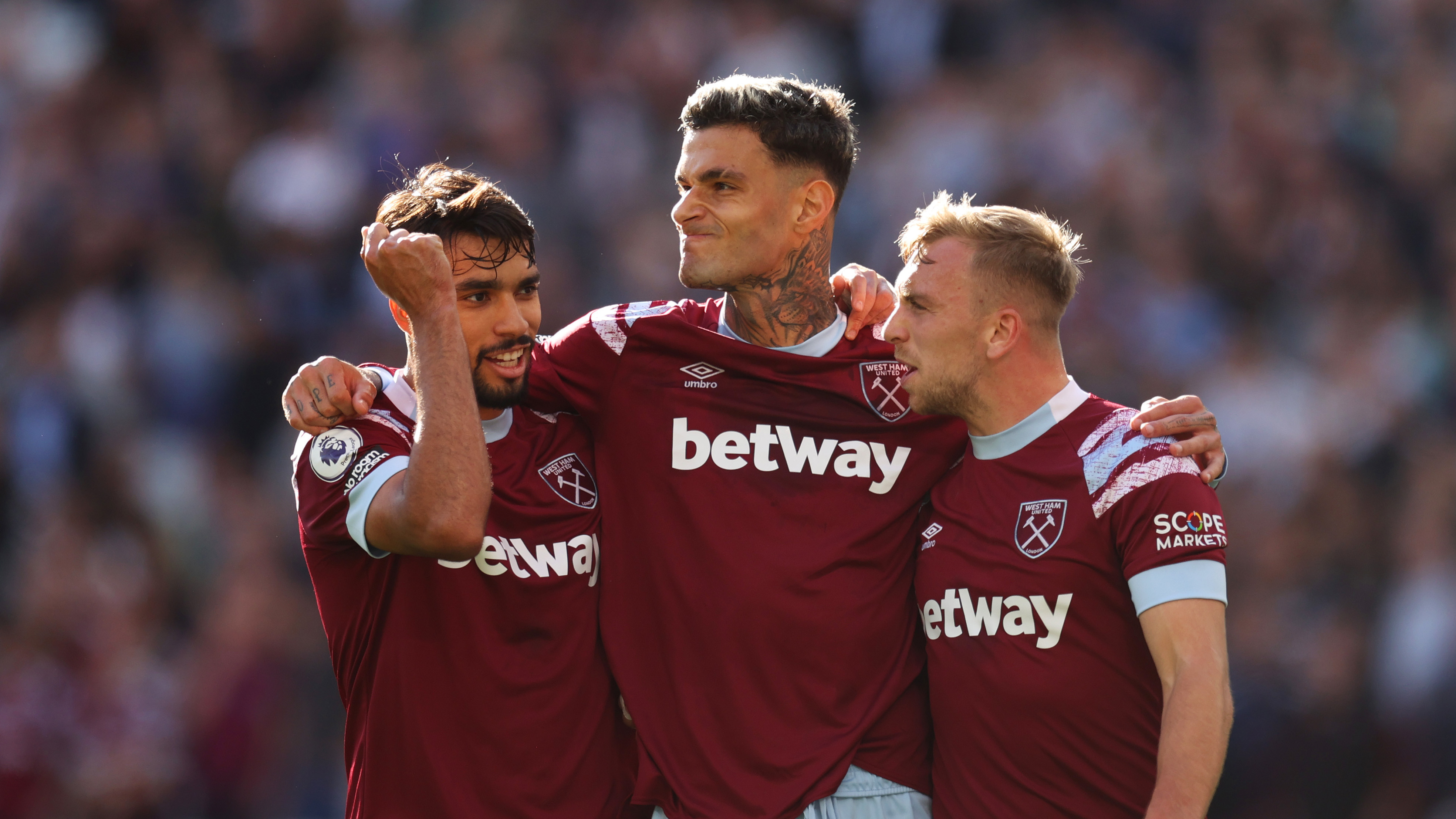 West Ham United 2-1 AZ Alkmaar: Hammers fight back to win first