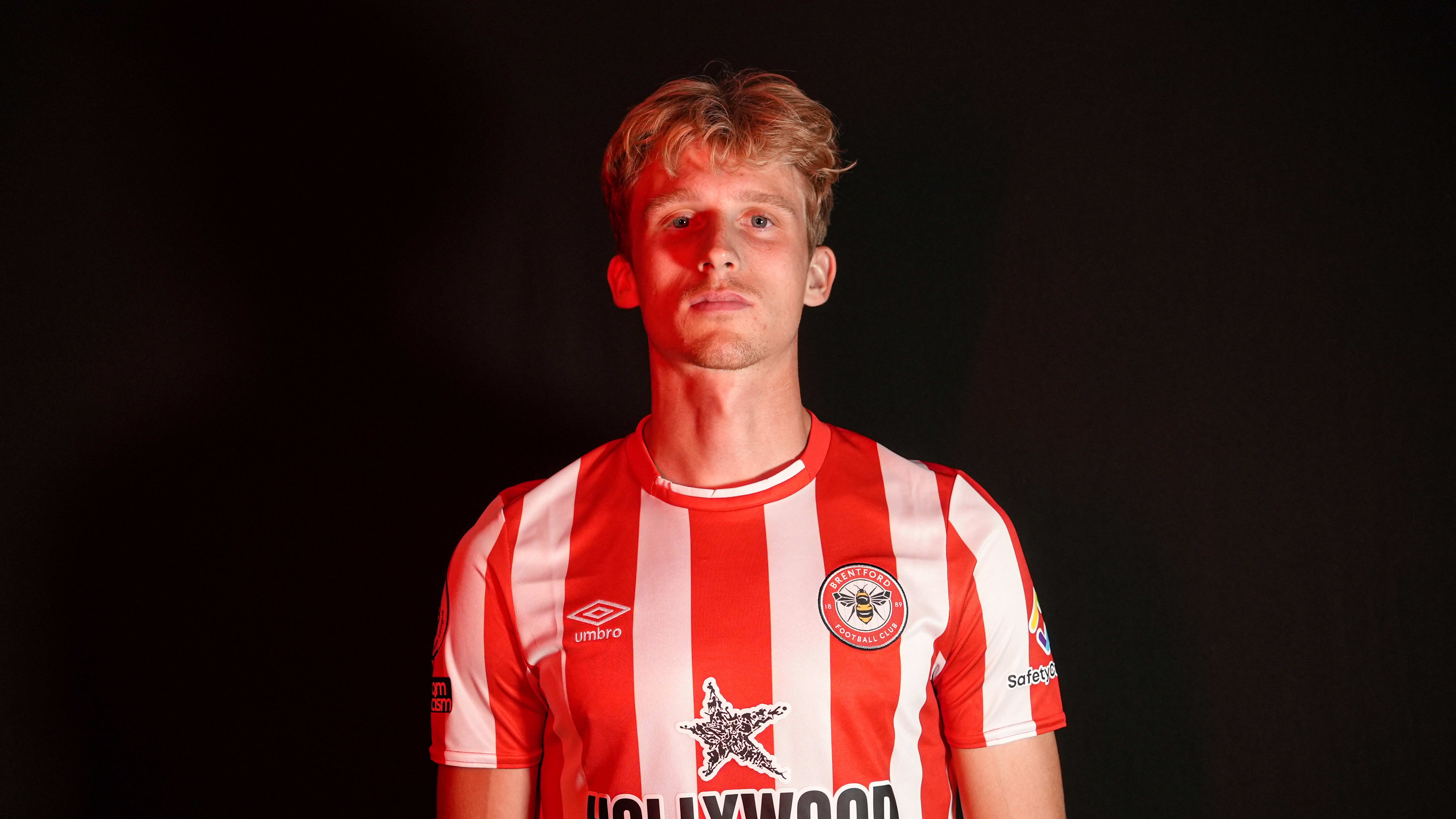 Khám Phá Mads Roerslev – Hậu Vệ Biên Đầy Triển Vọng