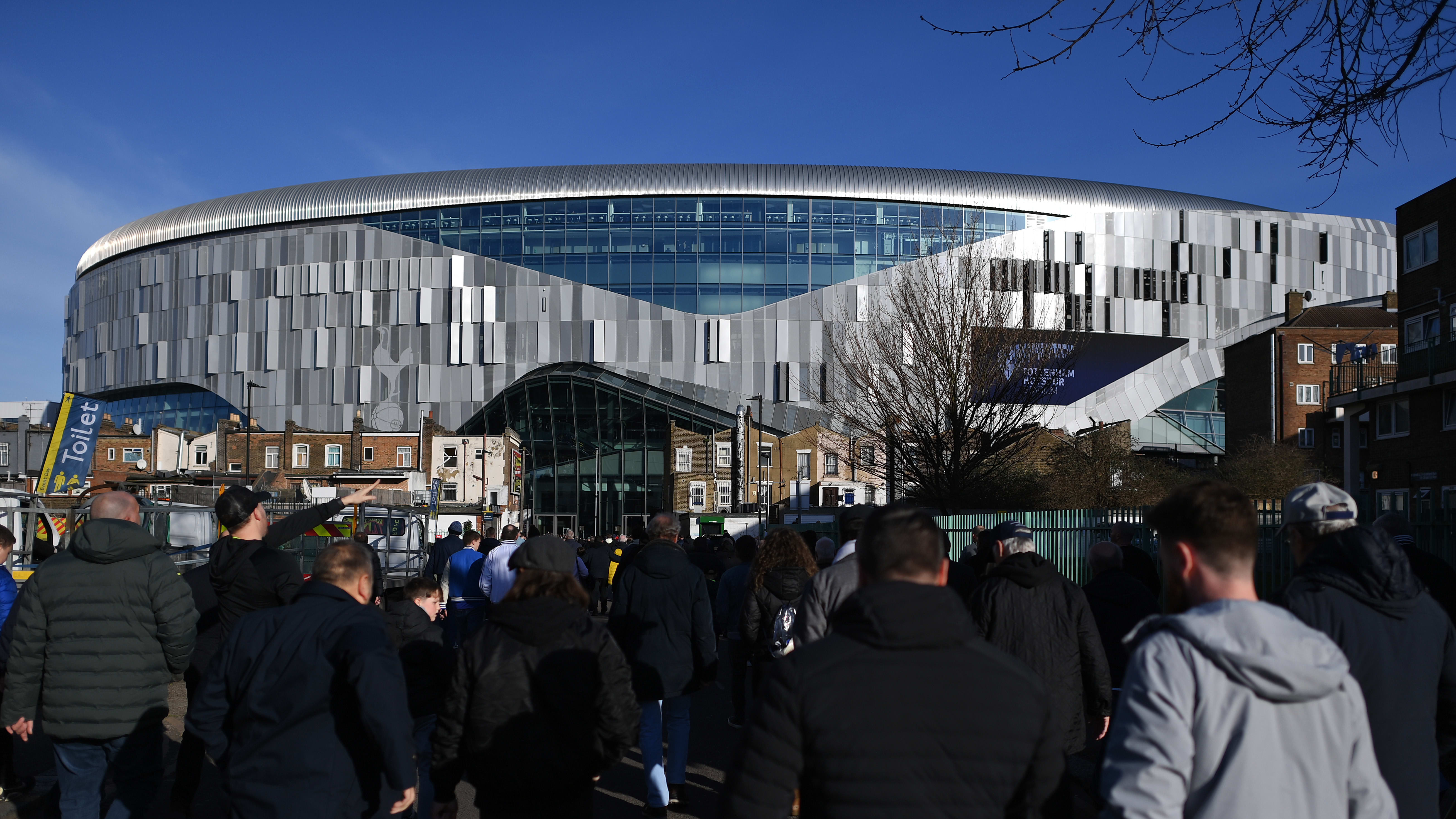 spurs shop outside