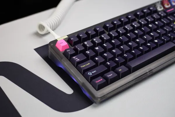 picture of a ID80 Crystal keyboard