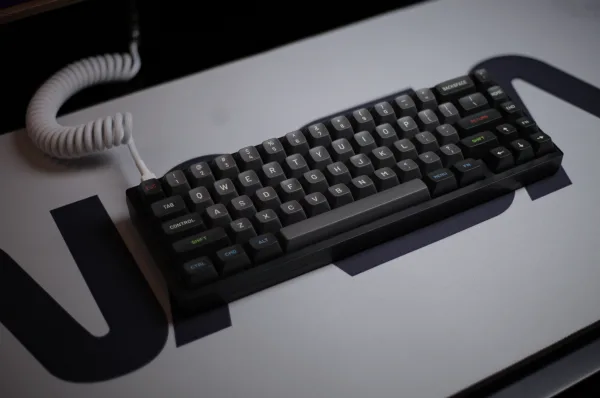 picture of a kbd67 lite keyboard