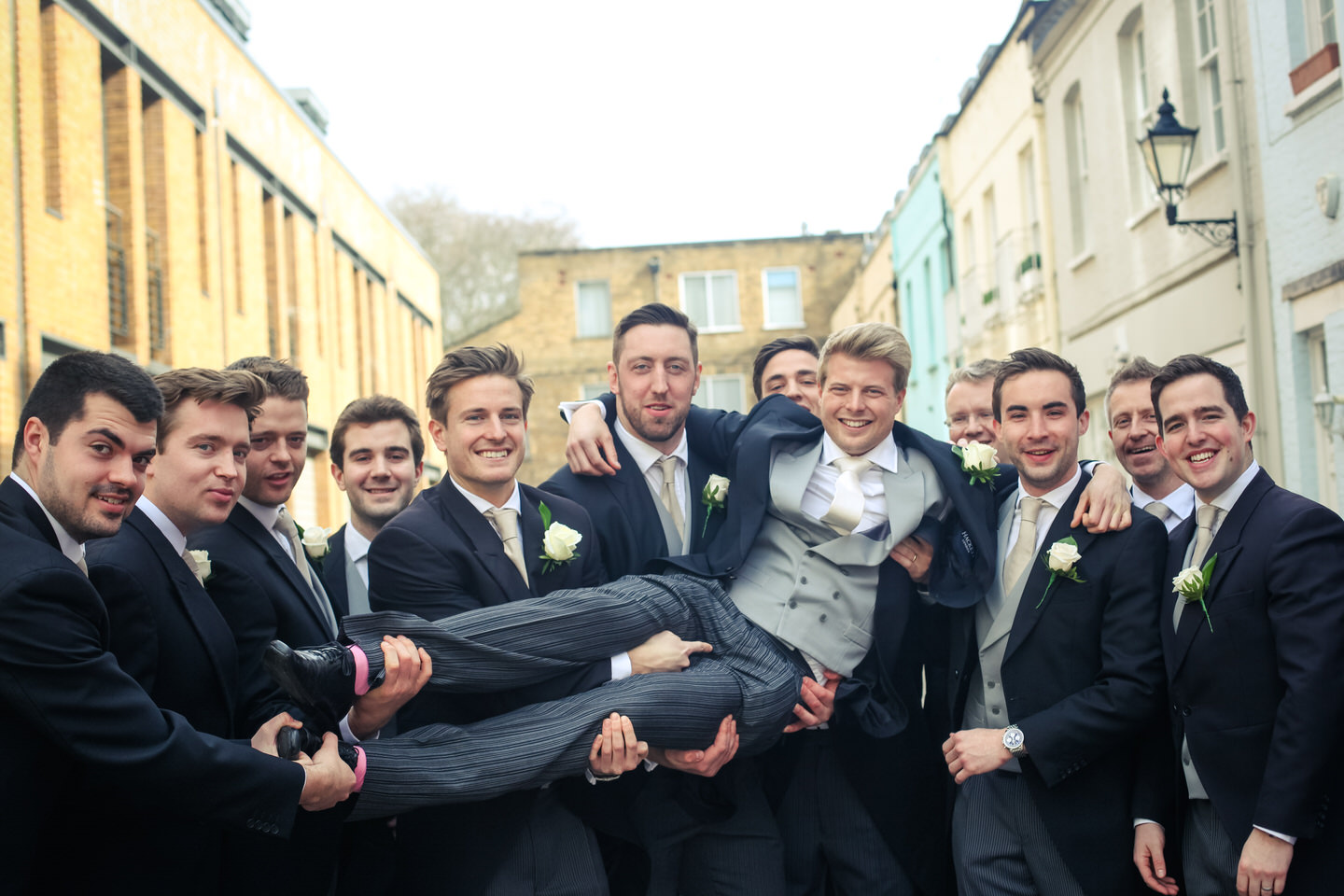 South East | Greater London | London | Autumn | Classic | Elegant | White | Gold | City Hotel | Real Wedding | Hajley Photography #Bridebook #RealWedding #WeddingIdeas Bridebook.co.uk 