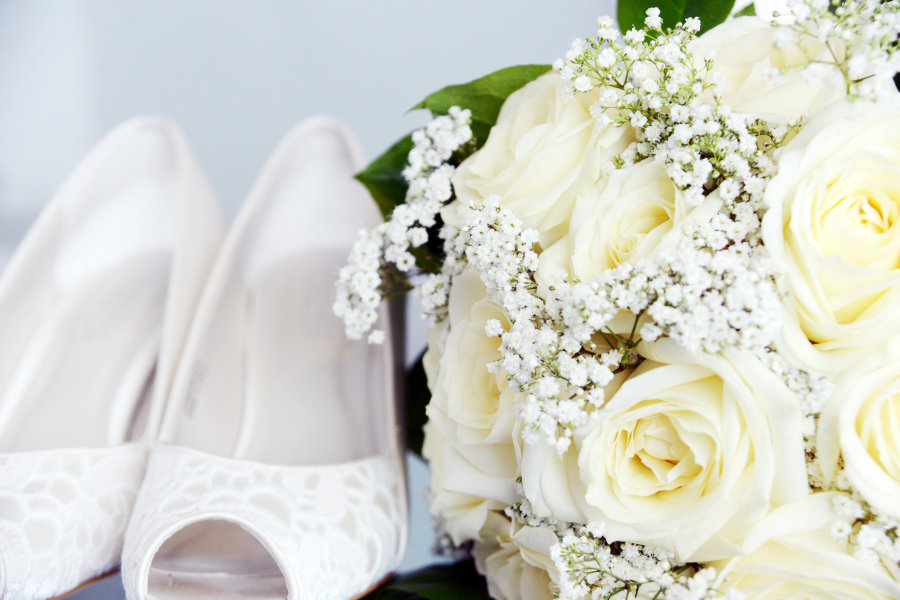 South West | Cornwall | Porthtowan | Autumn | Coastal | DIY | Blue | White | Bar | Real Wedding | Helen Court Photography #Bridebook #RealWedding #WeddingIdeas Bridebook.co.uk 