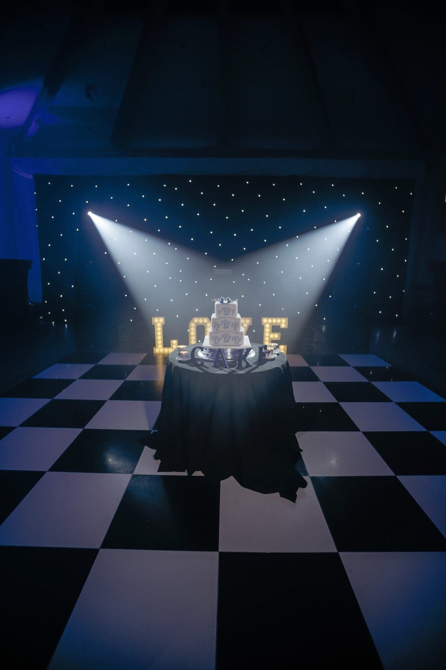 South East | Surrey | Shepperton | Summer | DIY | Classic | Country |Lavender | Gold | Film Studios | Manor House | Real Wedding | Graham Mansfield #Bridebook #RealWedding #WeddingIdeas Bridebook.co.uk