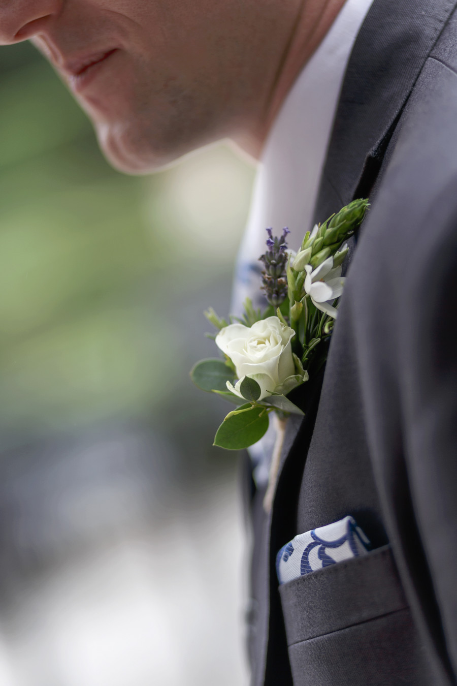 South East | Surrey | Shepperton | Summer | DIY | Classic | Country |Lavender | Gold | Film Studios | Manor House | Real Wedding | Graham Mansfield #Bridebook #RealWedding #WeddingIdeas Bridebook.co.uk