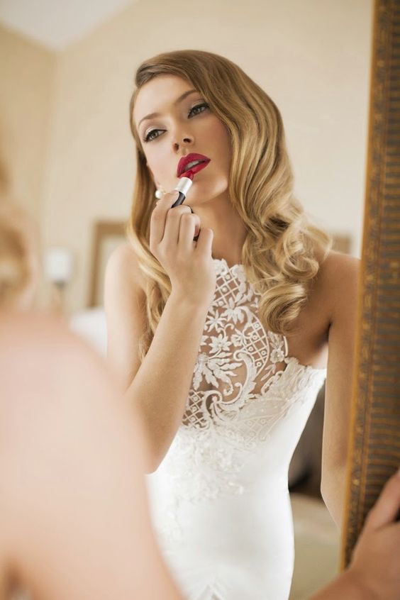 bridebook.co.uk bride in hollywood glamour style