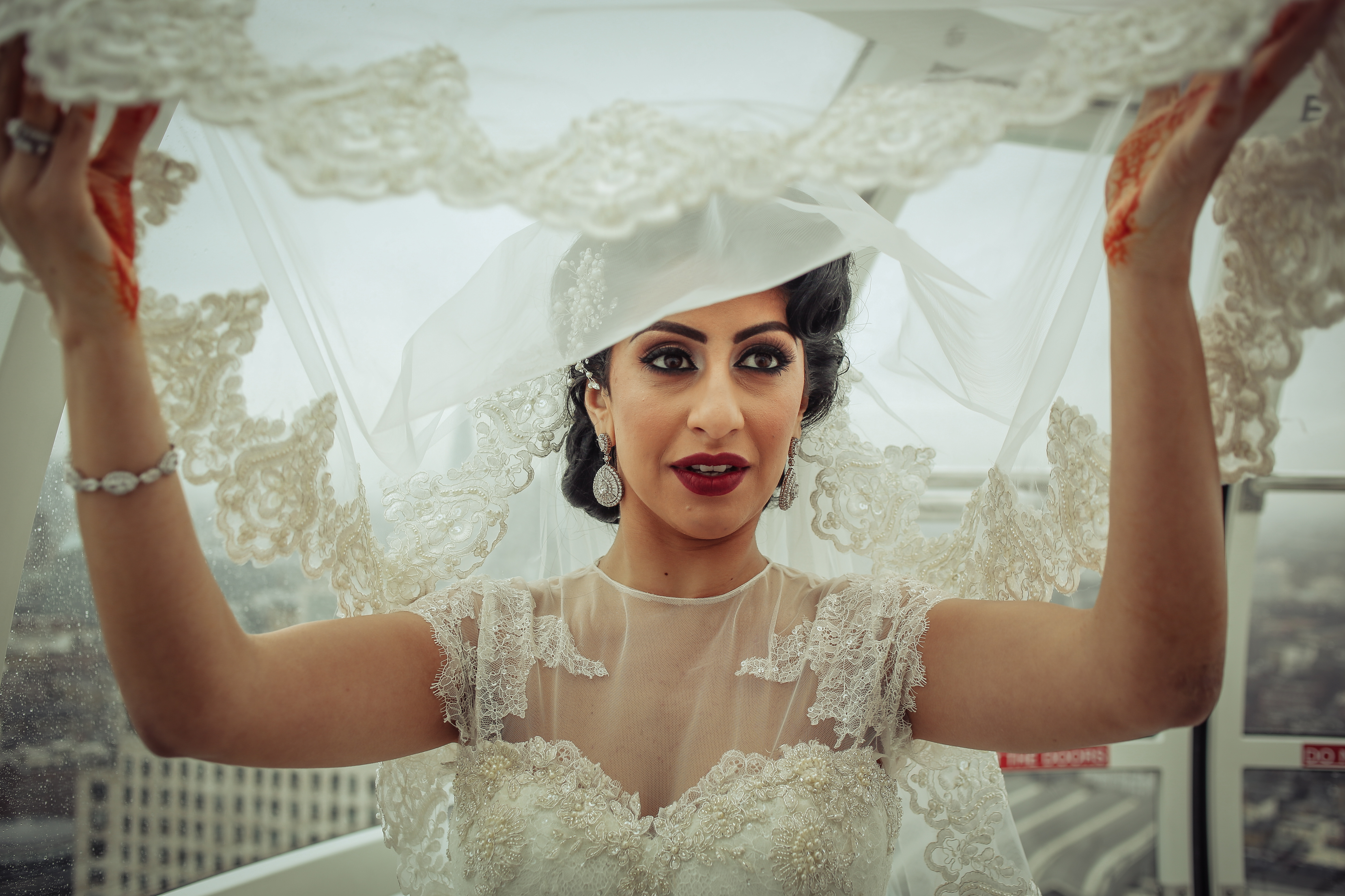 Real Wedding | Purple | Red | City | Hotel | London | London Eye | Hajley Photography #Bridebook #RealWedding #WeddingIdeas #LondonEye Bridebook.co.uk