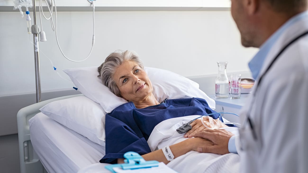 daughter-mother-examination-header.jpg Cardiogenic shock affects about 100,000 Americans each year, resulting from heart failure, heart attack, or complications after cardiac surgery. UT Southwestern researchers found that many survivors of this condition showed evidence of new cognitive impairment after leaving the hospital. (Photo credit: Getty Images)