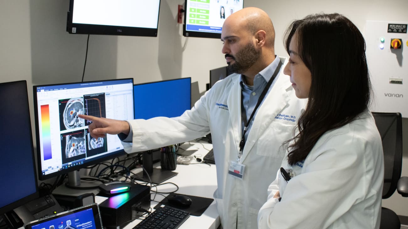 BadiyanLinConsole Drs. Badiyan (left) and Lin look at a patient’s treatment plan for the Unity adaptive platform.