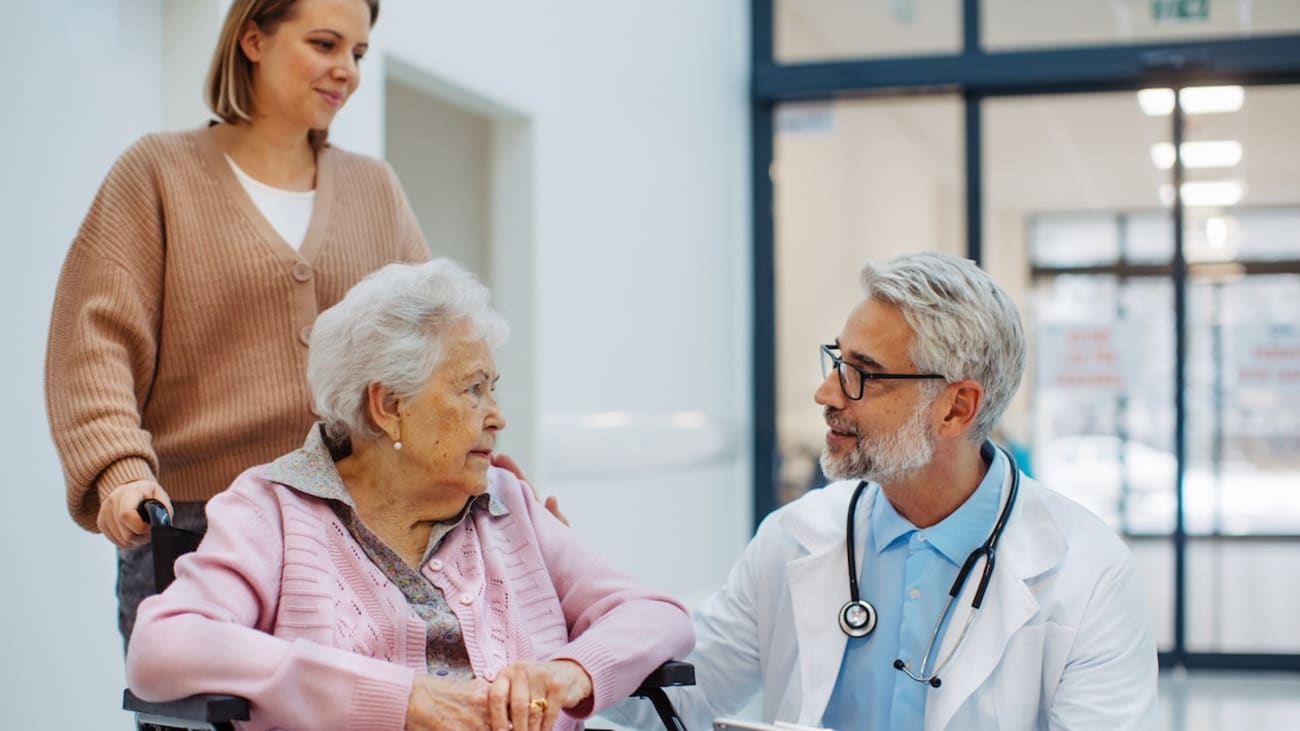 daughter-mother-examination-header.jpg Cardiogenic shock affects about 100,000 Americans each year, resulting from heart failure, heart attack, or complications after cardiac surgery. UT Southwestern researchers found that many survivors of this condition showed evidence of new cognitive impairment after leaving the hospital. (Photo credit: Getty Images)