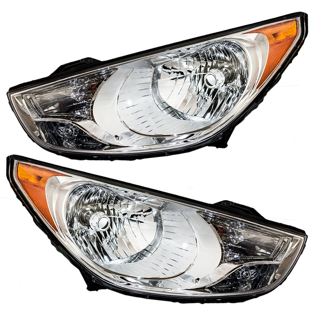 1013 Hyundai Tucson Set of Headlights