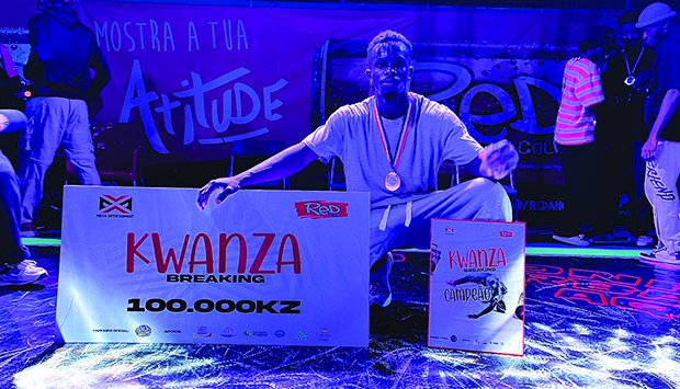 DANÇARINO ANGOLANO ELIAS CANDIEIRO VENCE CONCURSO DE BREAKING KWANZA