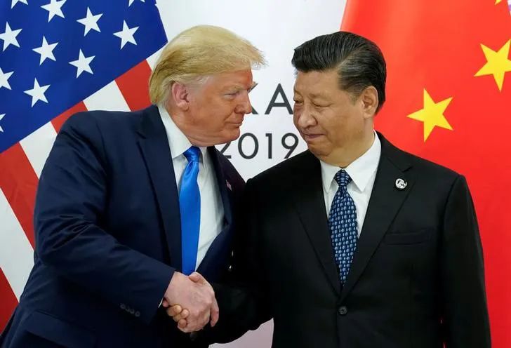 EUA E CHINA ACORDAM “CESSAR-FOGO” NA GUERRA DAS TARIFAS SOBRE O PETRÓLEO