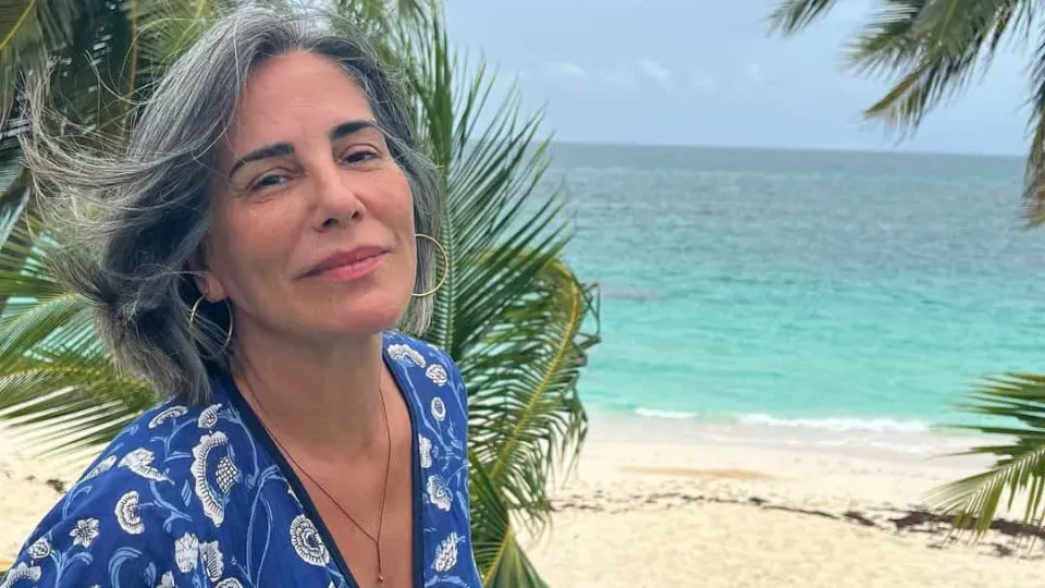 GLÓRIA PIRES CONDENADA A PAGAR INDENIZAÇÃO A EX COZINHEIRA 