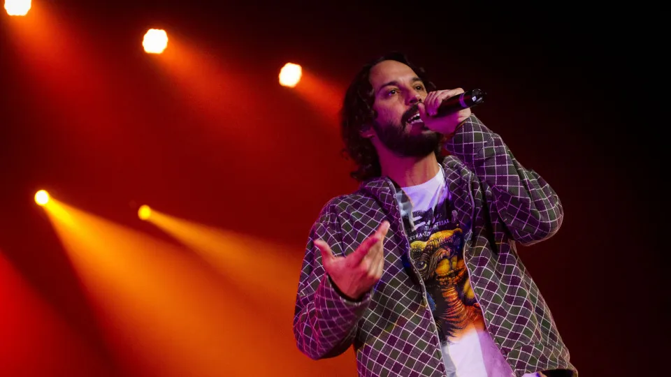 FESTAS DE ALCOBAÇA CONTA COM APRESENÇA DE MARIZA,DILLAZ, GABRIEL " O PENSADOR"