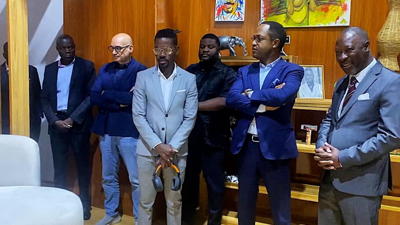 SECRETÁRIO DE ESTADO DA COMUNICAÇÃO SOCIAL VISITA INSTALAÇÕES DA BANDA TV