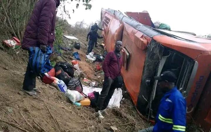 ACIDENTE DE VIAÇÃO NO UÍGE PROVOCA TRÊS MORTOS E MAIS DE 30 FERIDOS 