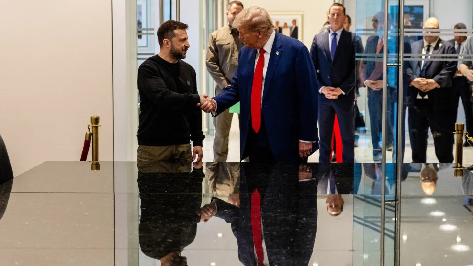 TRUMP  ENCONTRA-SE COM ZELENSKY E LÍDERES EUROPEUS EM WASHINGTON 