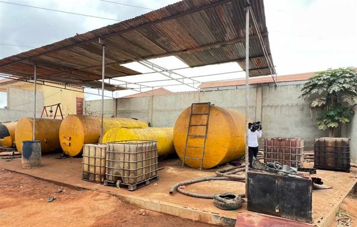 SIC DESMANTELA ESTALEIRO CLANDESTINO COM MAIS DE 30 MIL LITROS DE GASÓLEO DESTINADO AO CONTRABANDO