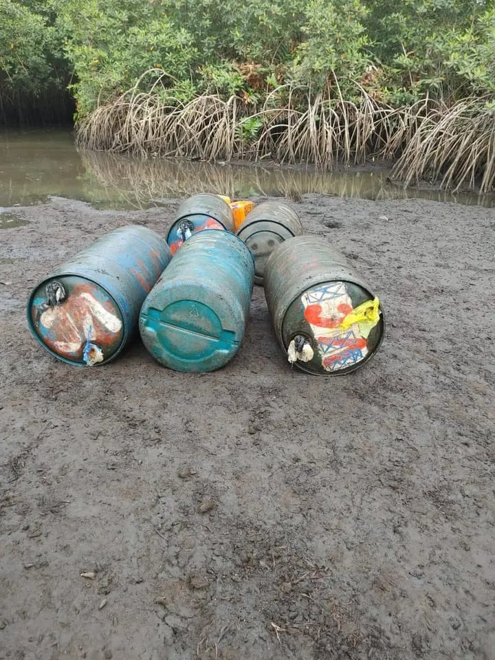 POLÍCIA FRUSTRA TENTATIVA DE CONTRABANDO E APREENDE 2.500 LITROS DE COMBUSTÍVEL NO SOYO