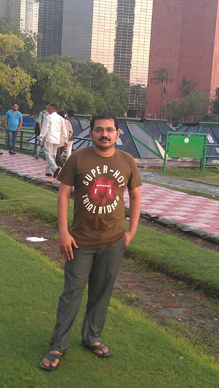 Dr Ishfaque