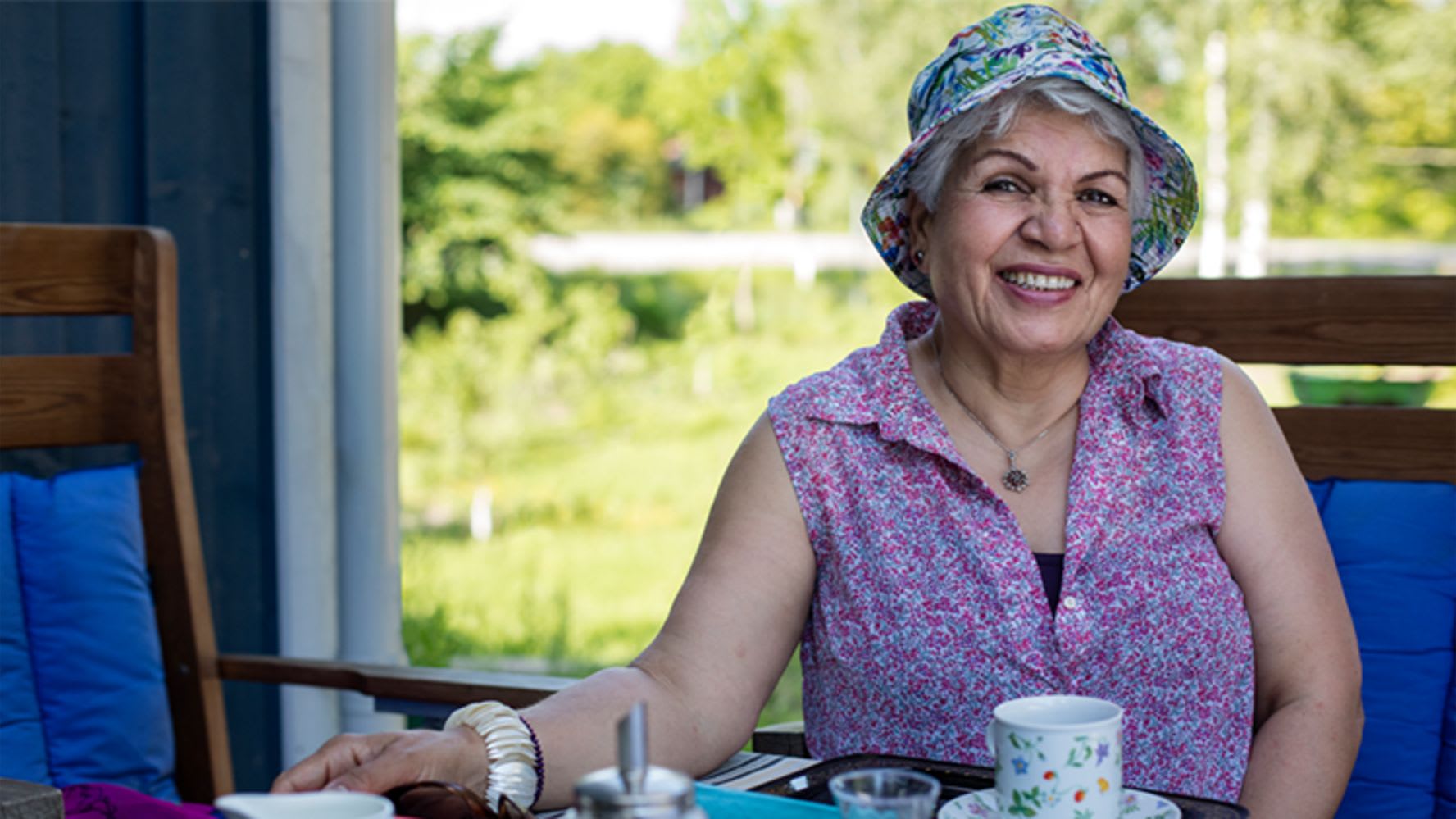 Mali i blommig hatt