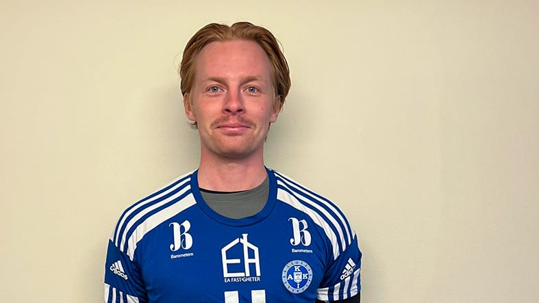 Markus i Kalmar AIKs lagtröja