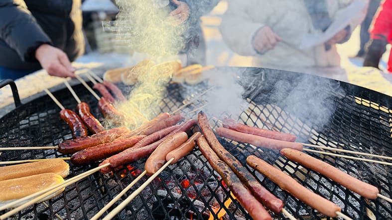 Korvgrillning utomhus