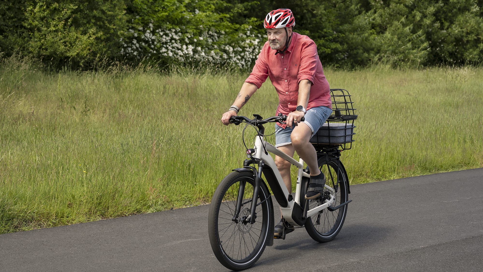 Anders Klippedahl på cykel. Foto: Julia Sjöberg.