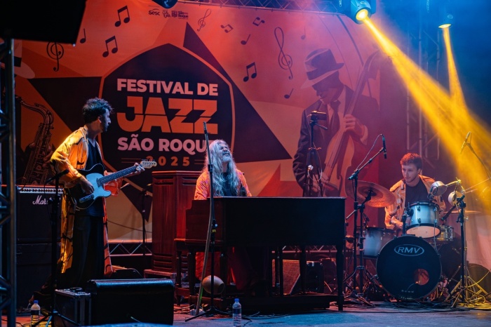 Du Rompa Hammond Trio Feat. Daniel Daibem No Caverna Rock Pinball @ São Paulo - SP