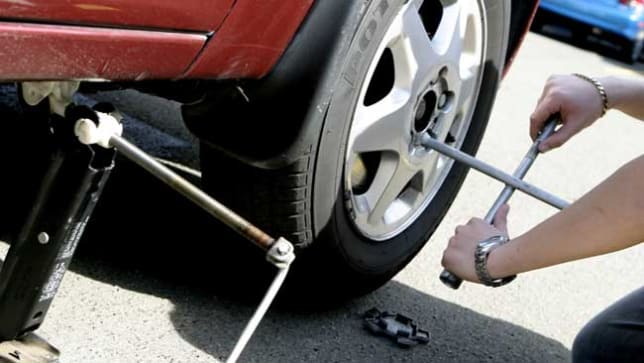 How To Change A Wheel Safely Car News Carsguide