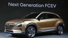 Hyundai hydrogen fuel cell SUV 2018 revealed Hyundai hydrogen fuel cell SUV 2018 revealed