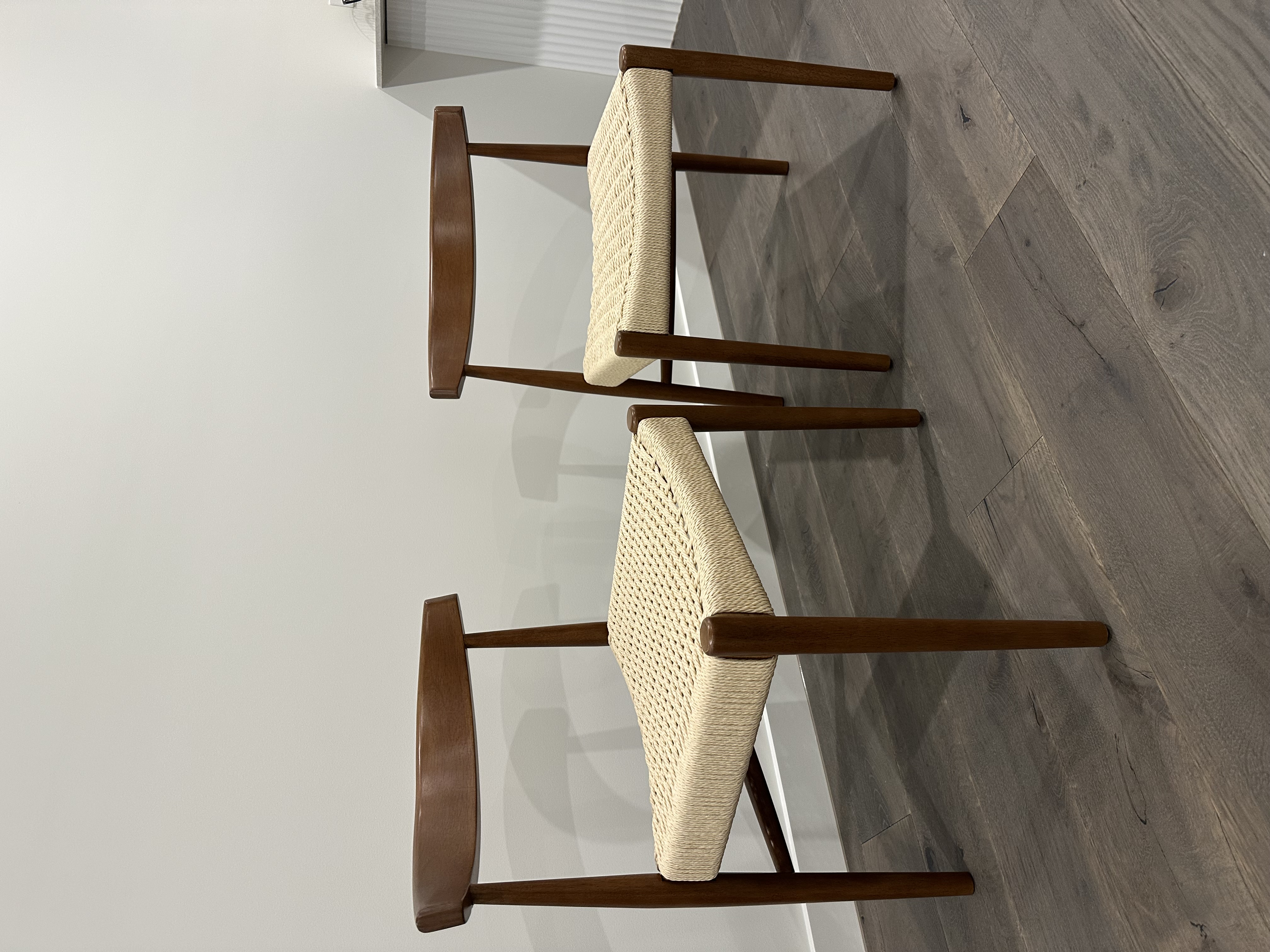 Sturdy and great looking chair