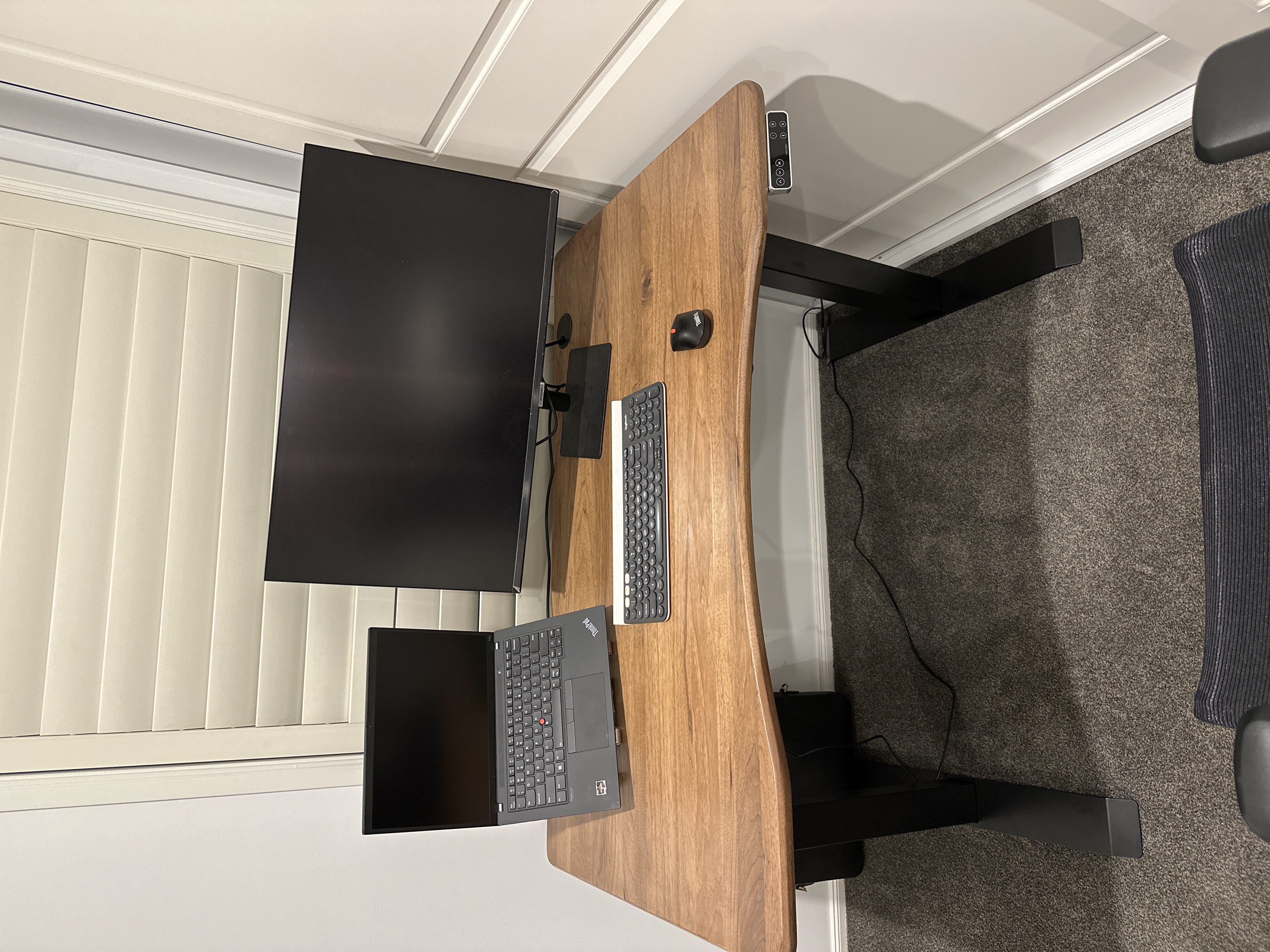 Elegant and funtional desk