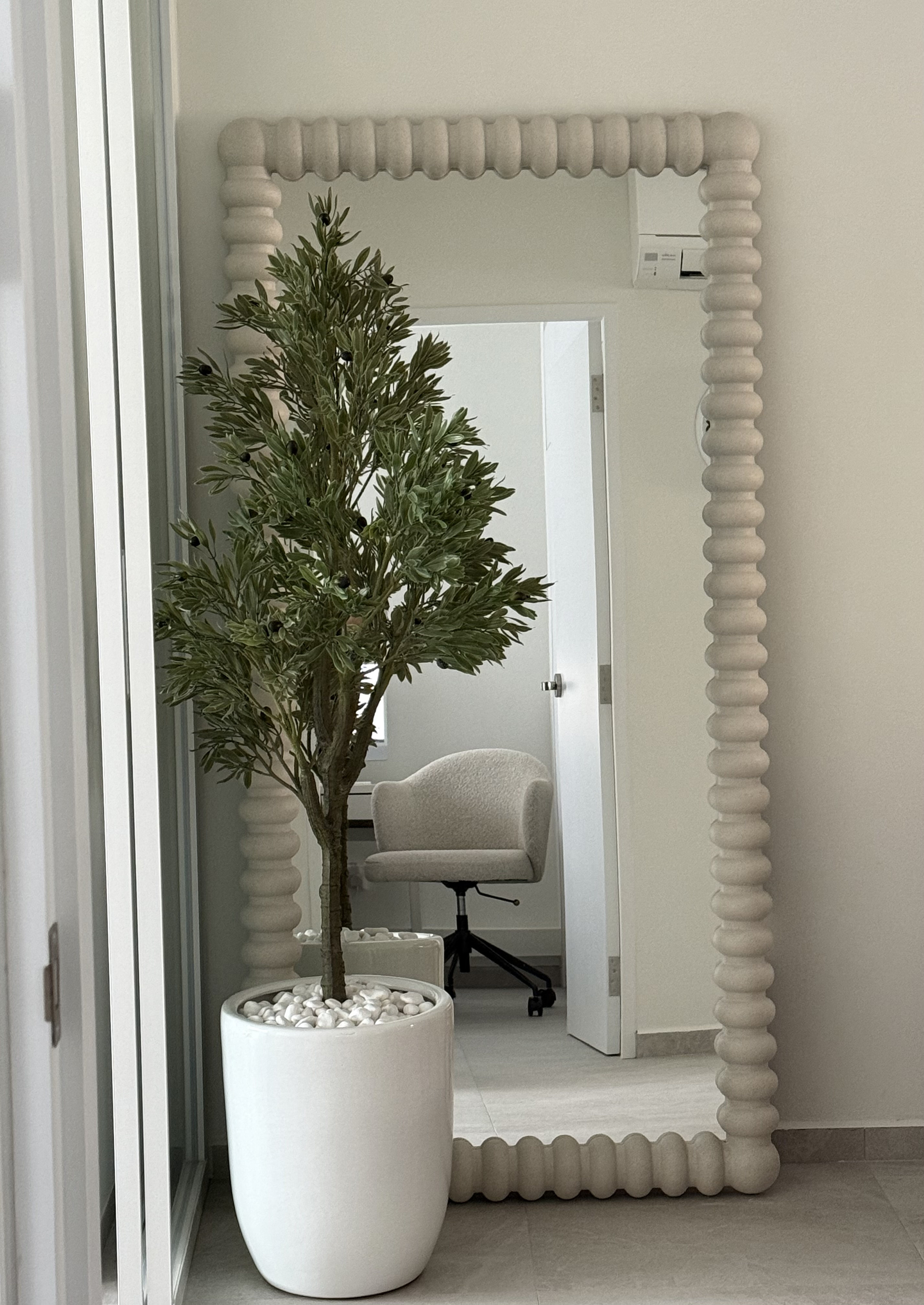 Faro Floor Mirror