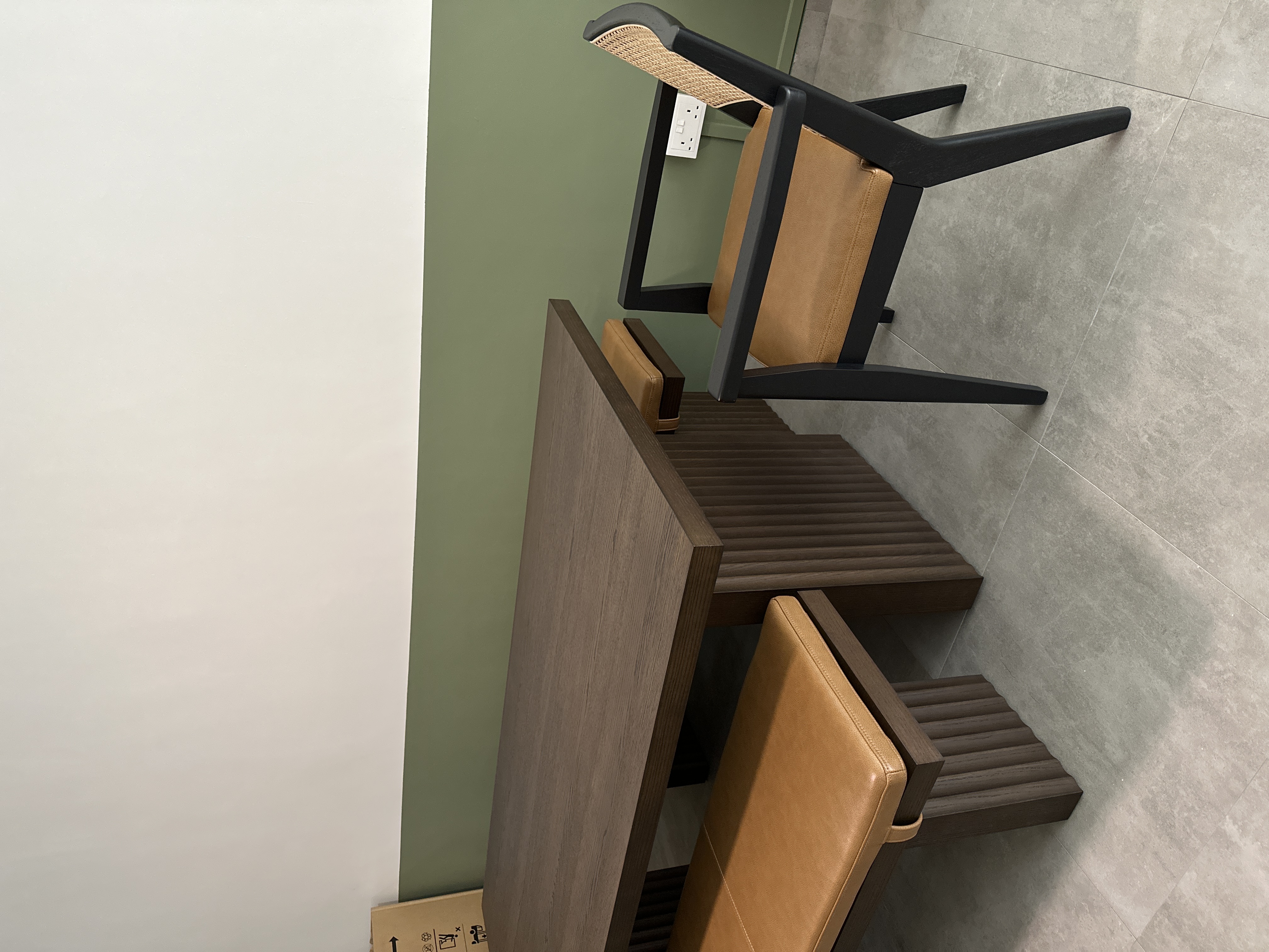 High Quality Dining Table!