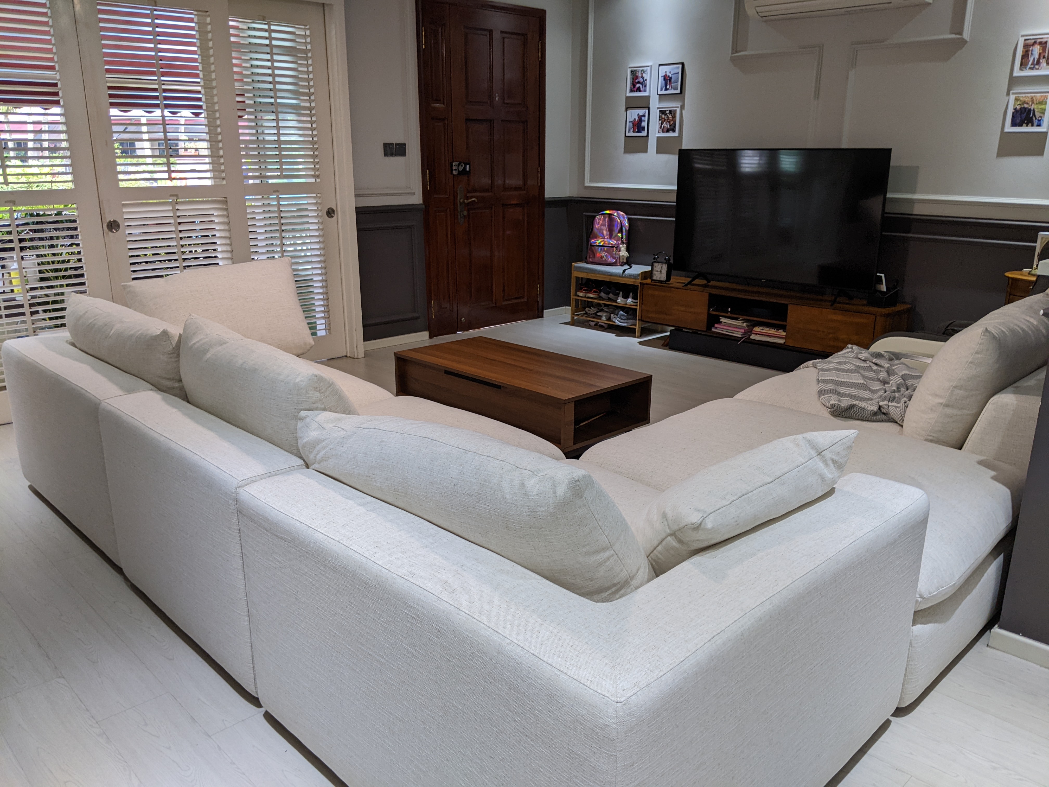 Super comfortable sofa!