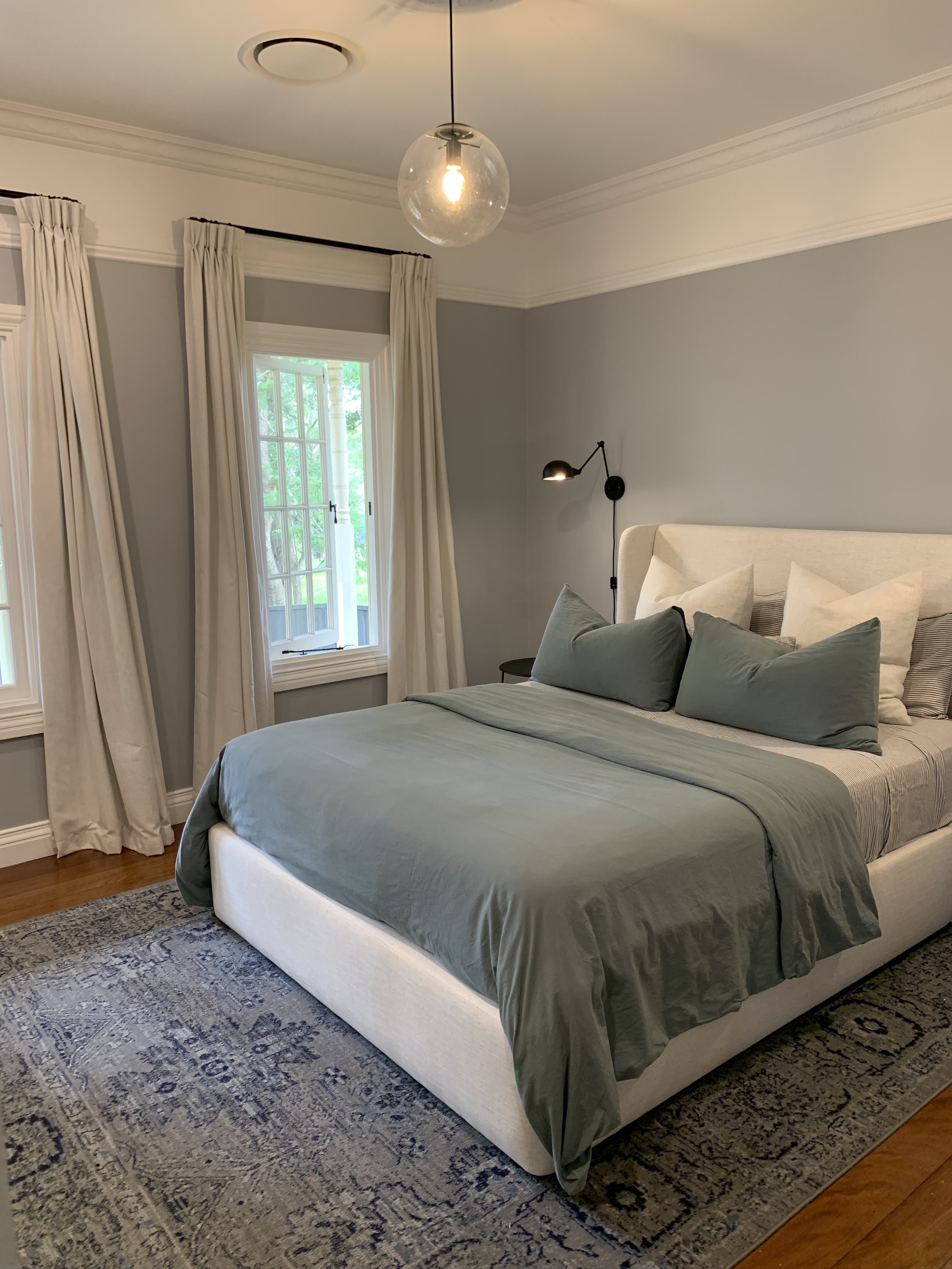 Stunning Bed! Extremely happy customer.