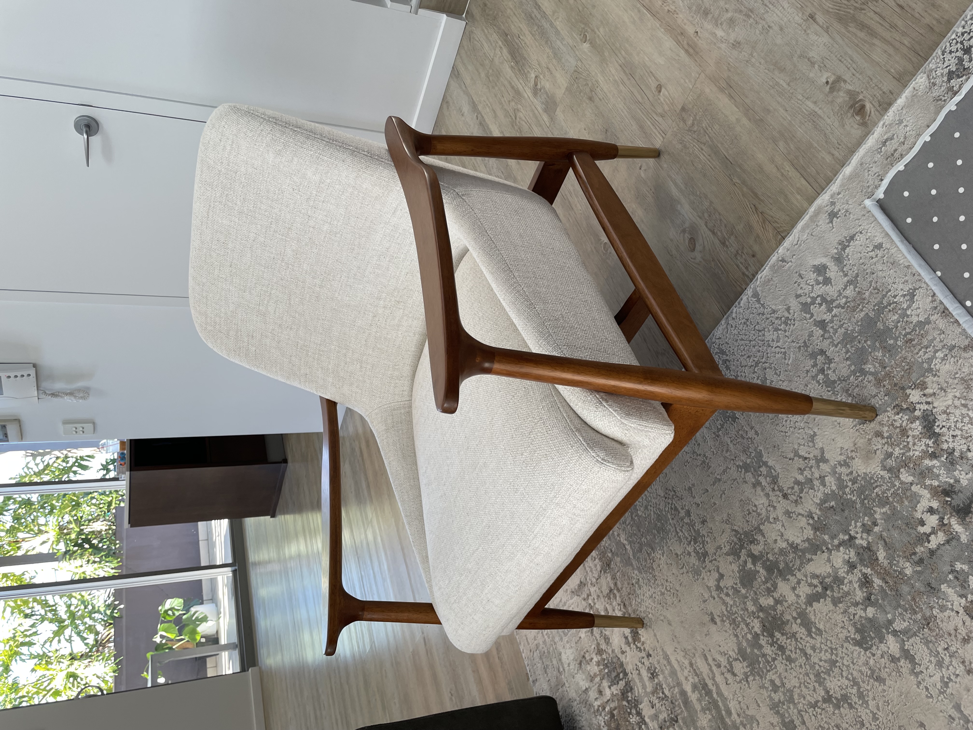 Great looking arm chair
