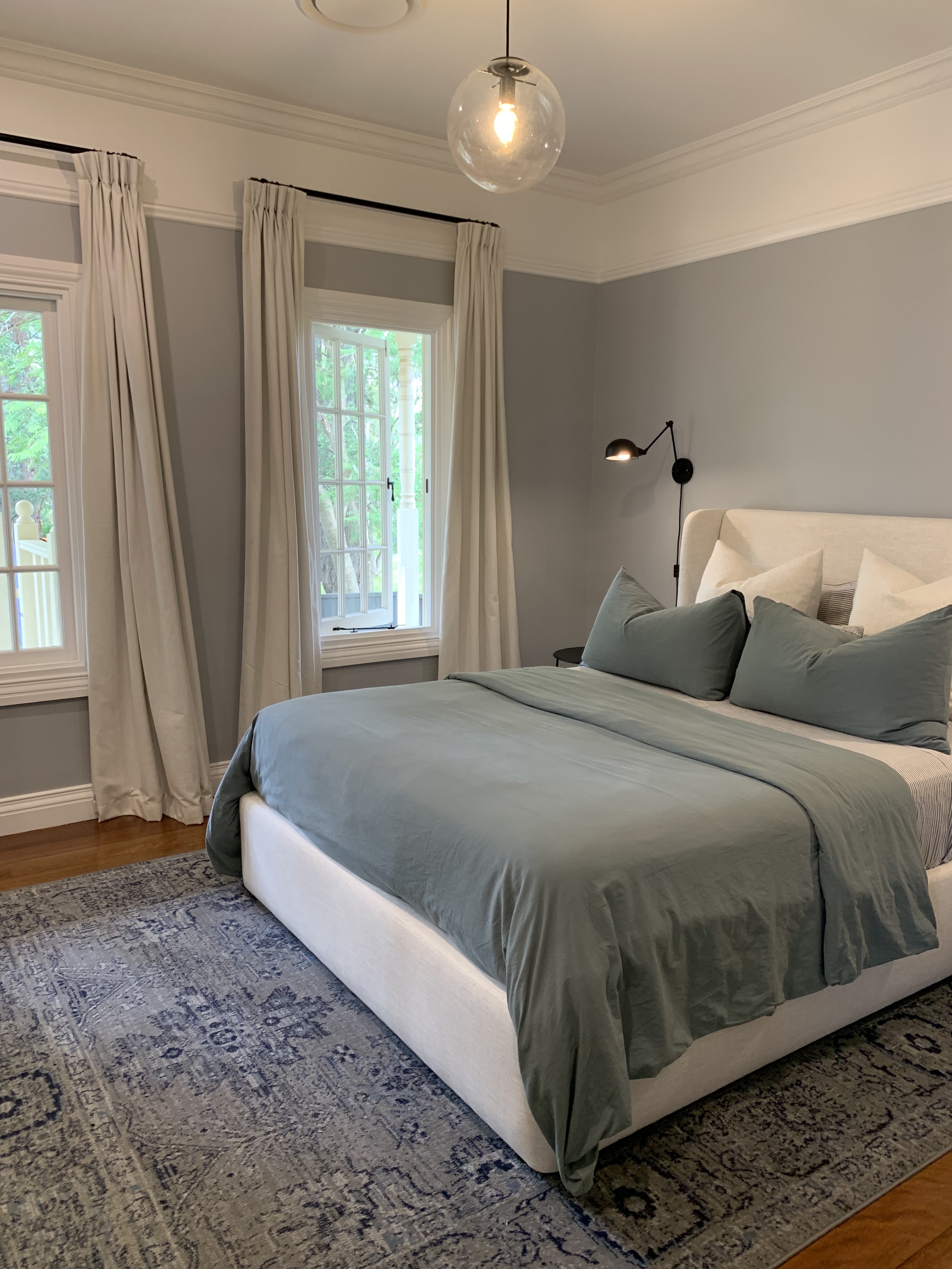 Stunning Bed! Extremely happy customer.