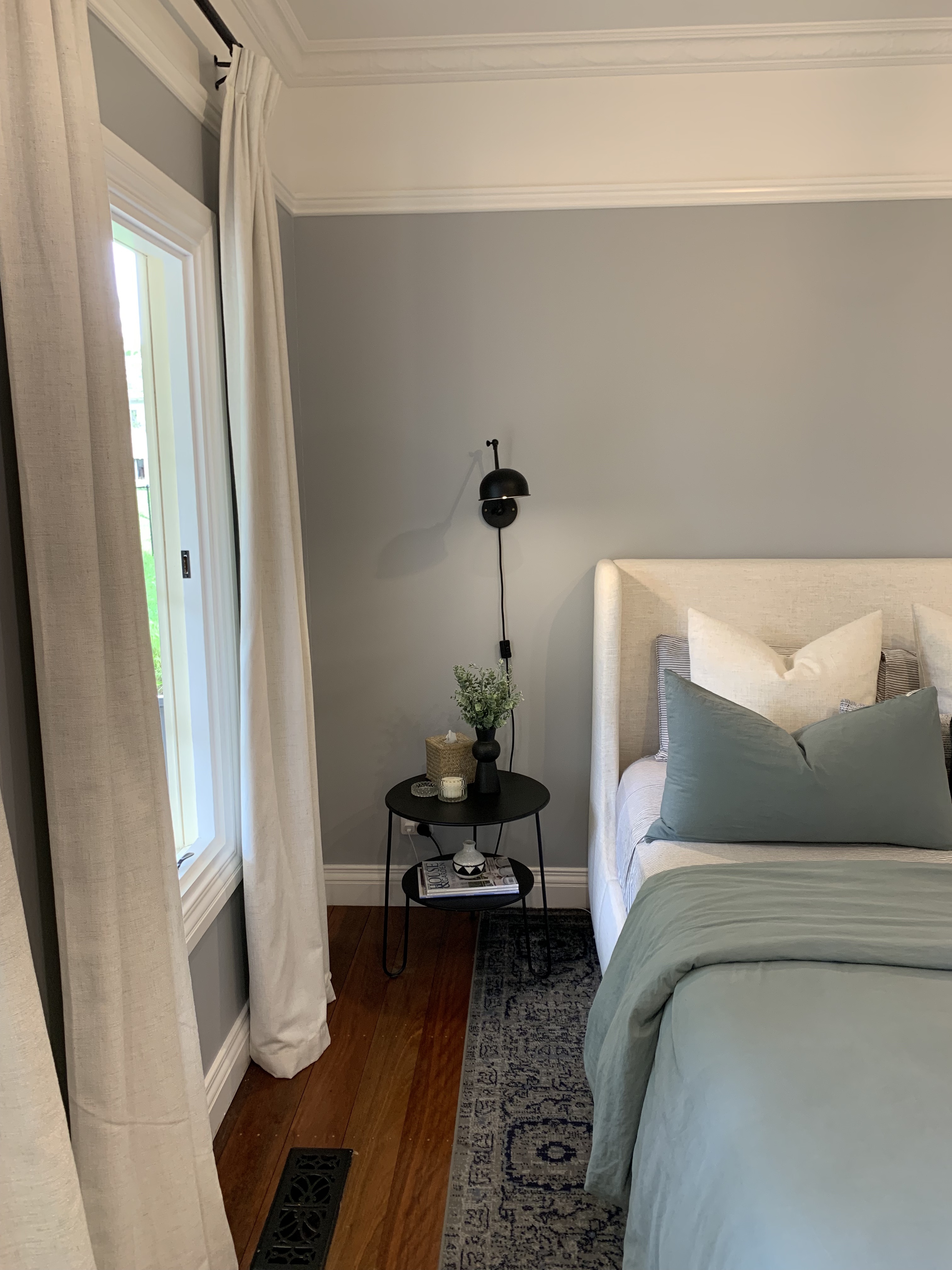 Stunning Bed! Extremely happy customer.