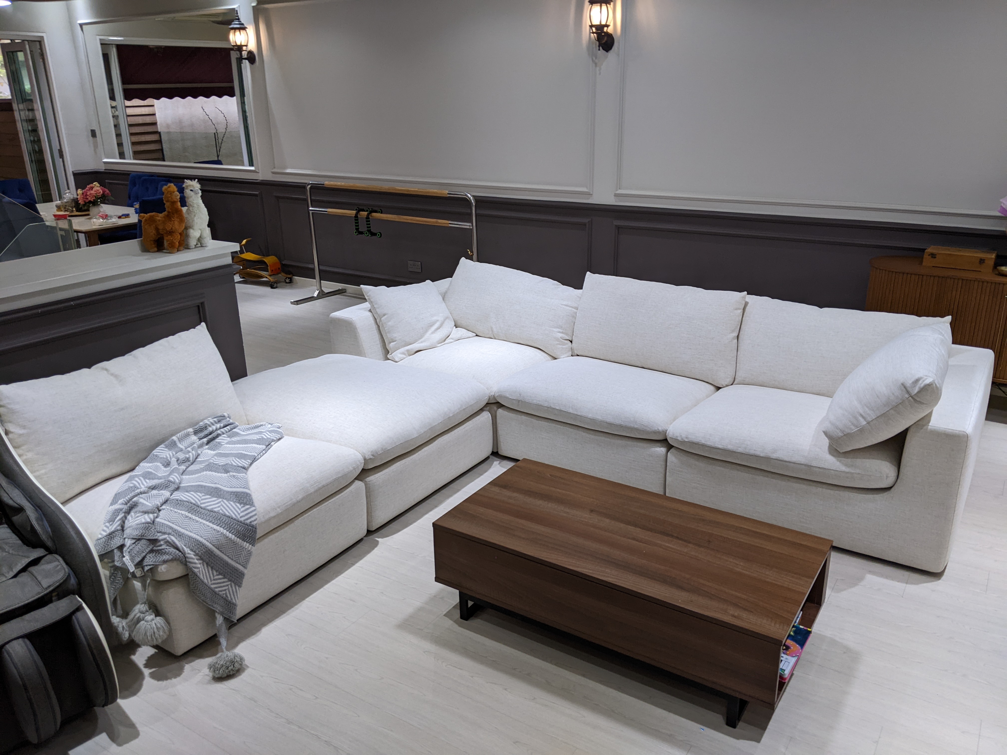 Super comfortable sofa!