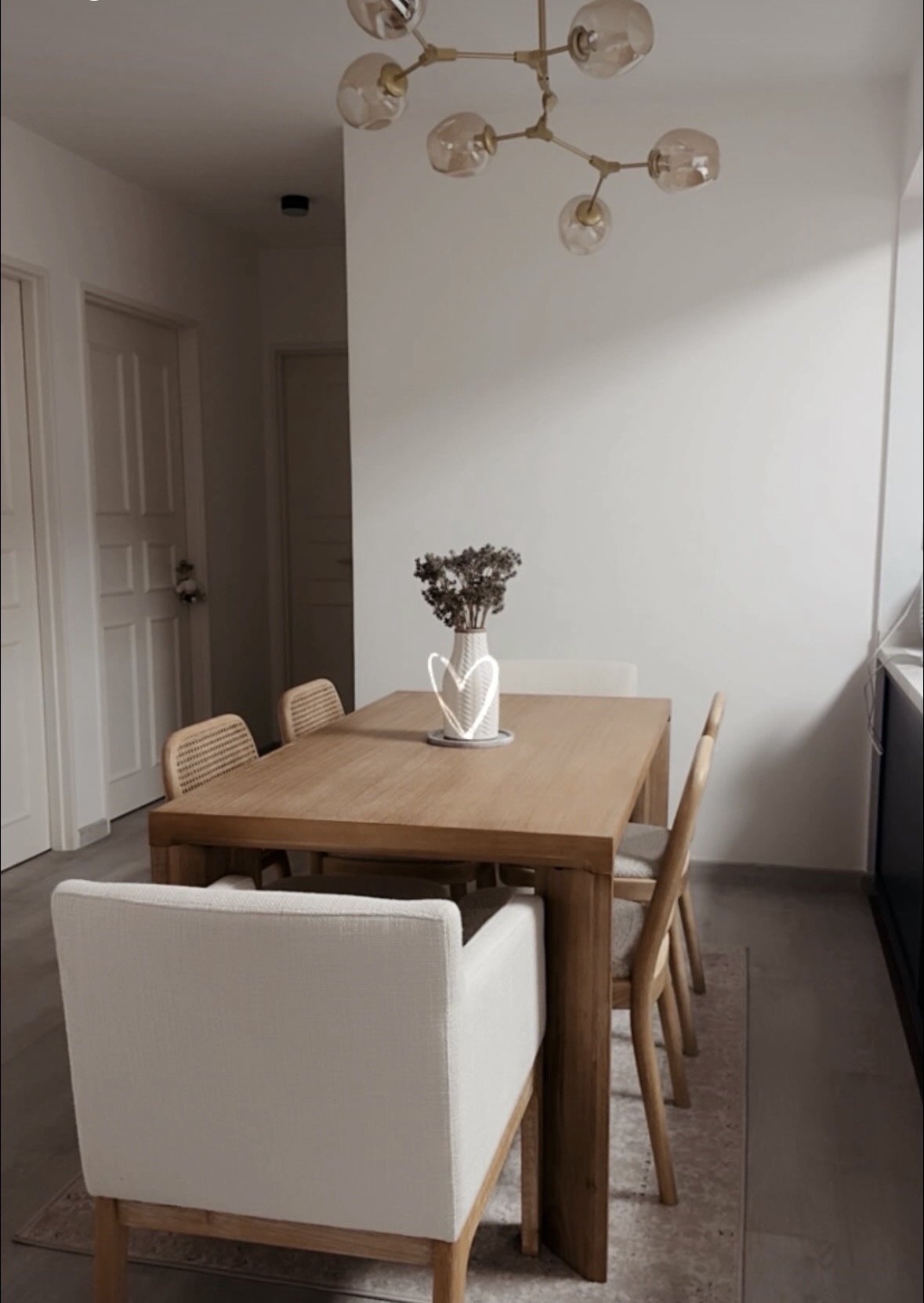 Edith chair