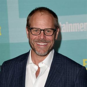 Profile picture of Alton Brown