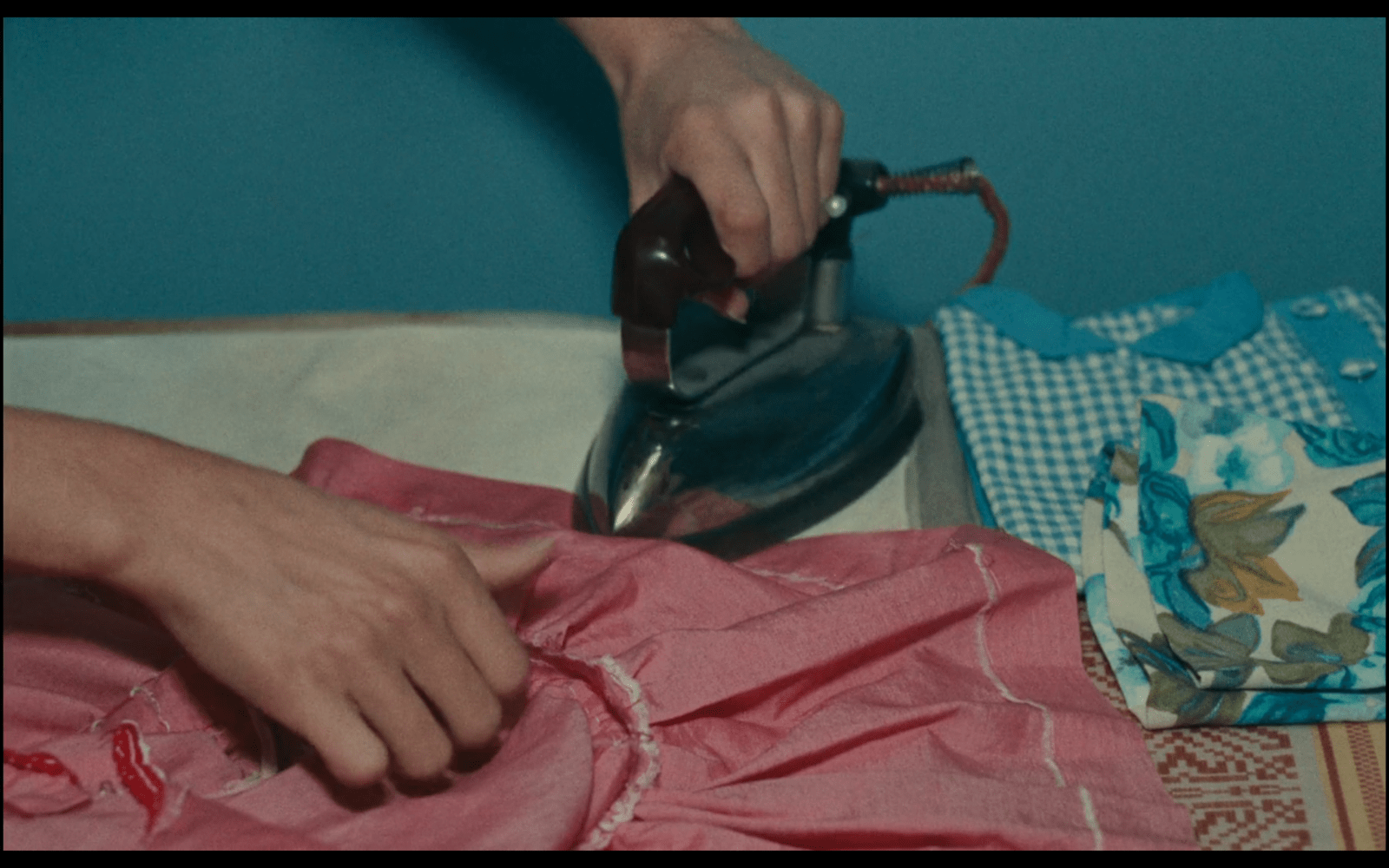 CAPTURES DES REGARDÉS - charlotte el moussaed